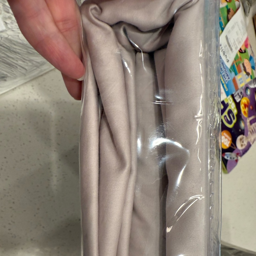 1800 Thread Count Queen Sheet Set - Soft Gray - Picture 5 of 6